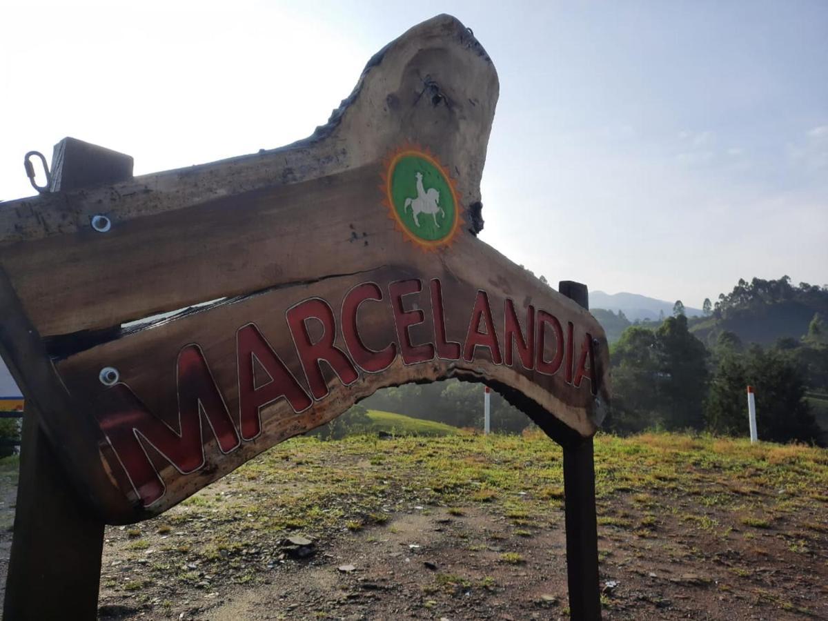 Finca Recreacional Marcelandia Санта-Роса-де-Кабаль Екстер'єр фото