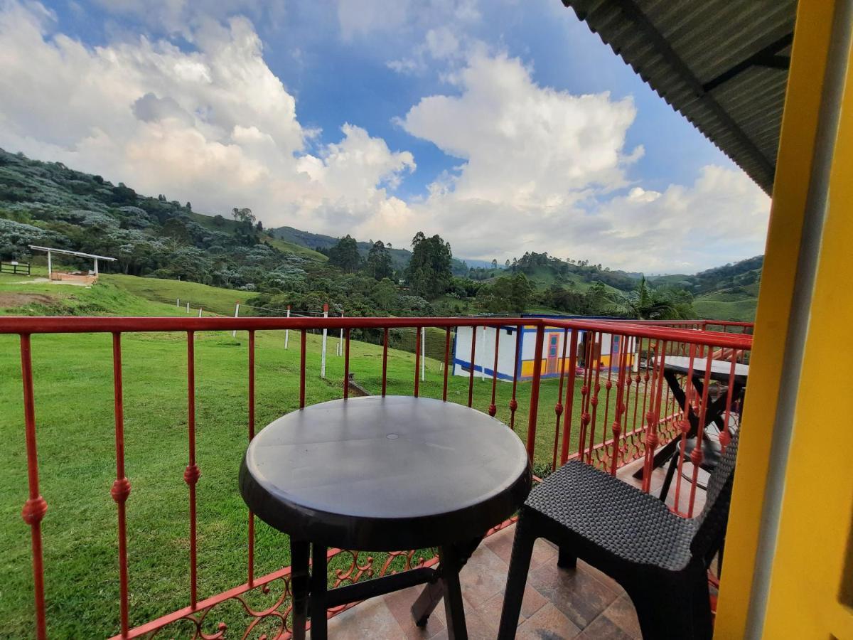 Finca Recreacional Marcelandia Санта-Роса-де-Кабаль Екстер'єр фото